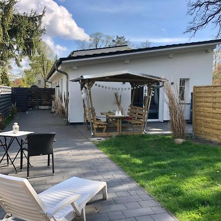 Gartenloft Mit Outdoor Whirlpool Und Garten ペータースハーゲン・エッガースドルフ エクステリア 写真