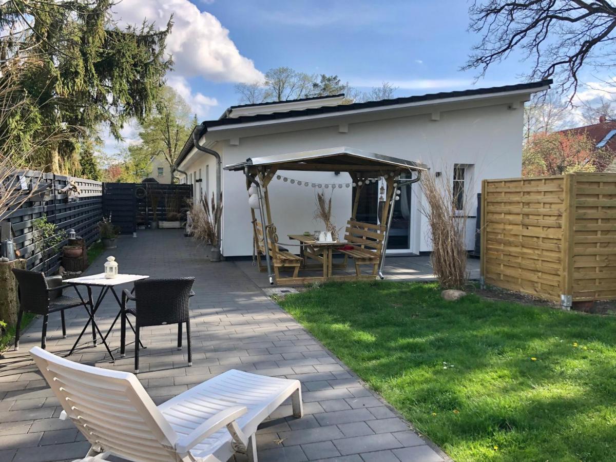 Gartenloft Mit Outdoor Whirlpool Und Garten ペータースハーゲン・エッガースドルフ エクステリア 写真