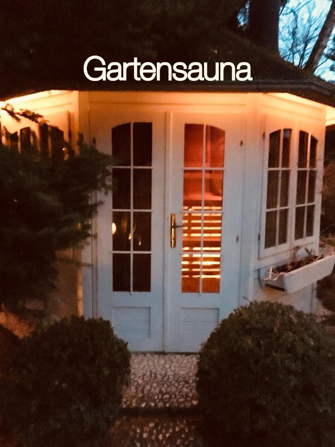 Gartenloft Mit Outdoor Whirlpool Und Garten ペータースハーゲン・エッガースドルフ エクステリア 写真